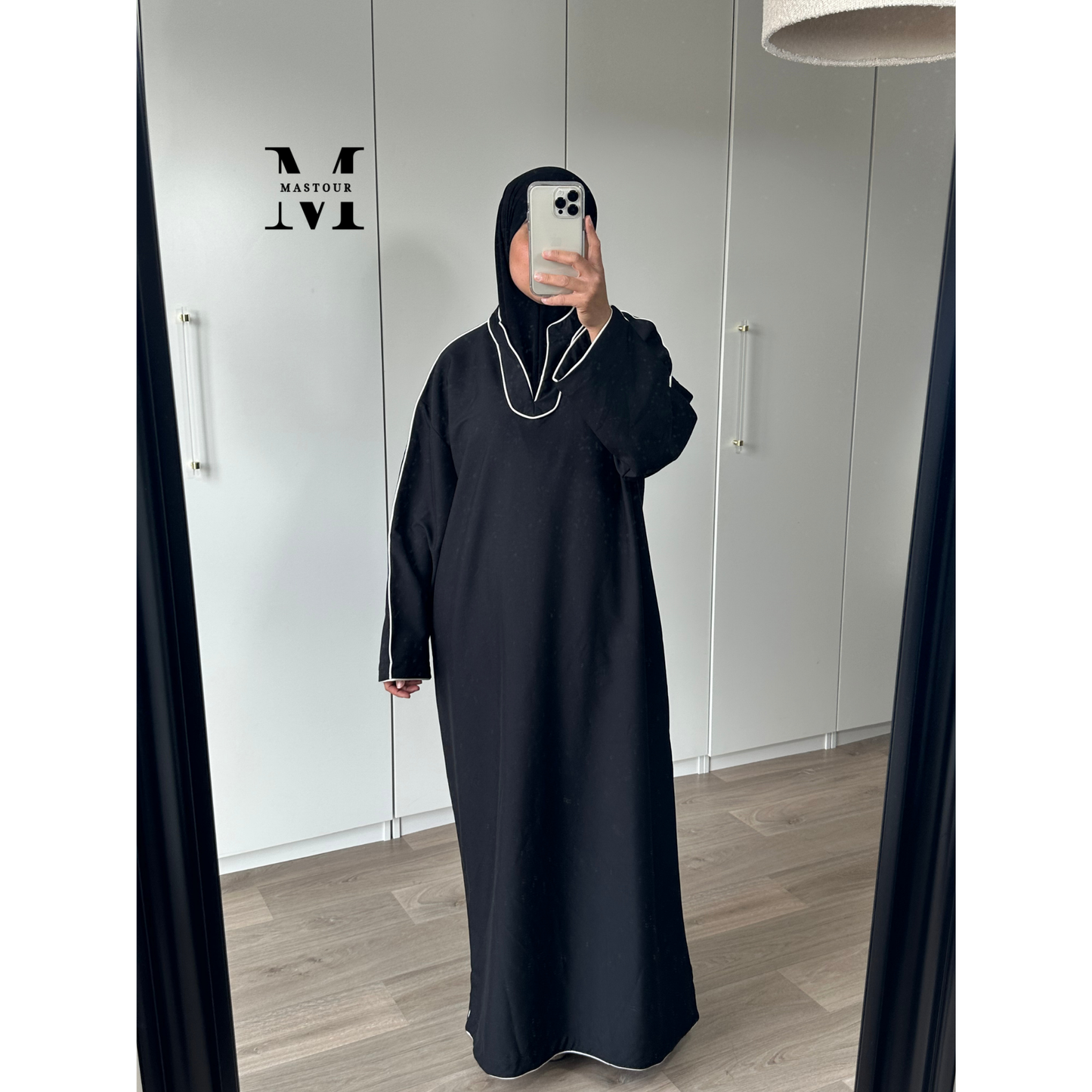 Robe noire longue